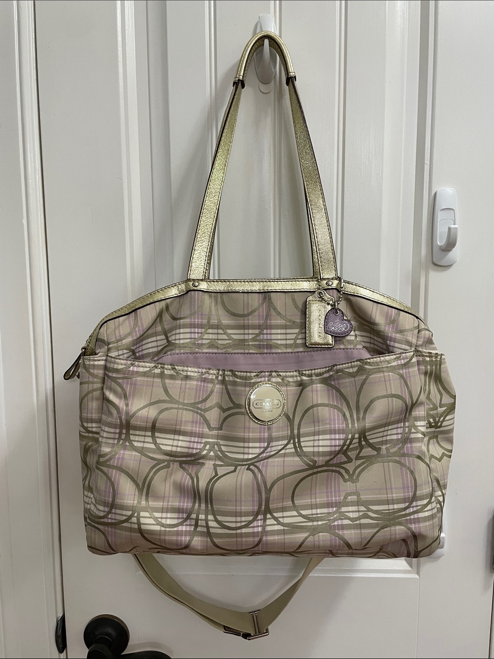 🌸COACH Cream and Lavender  Signature Tote Purse With Gold Trim